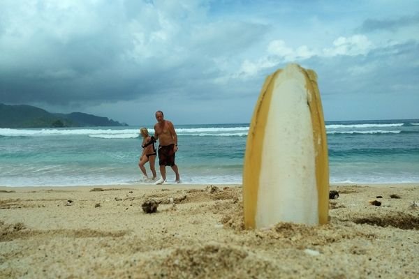 Mekaki beach hills panorama