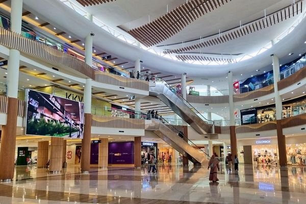 Modern shopping center Lombok