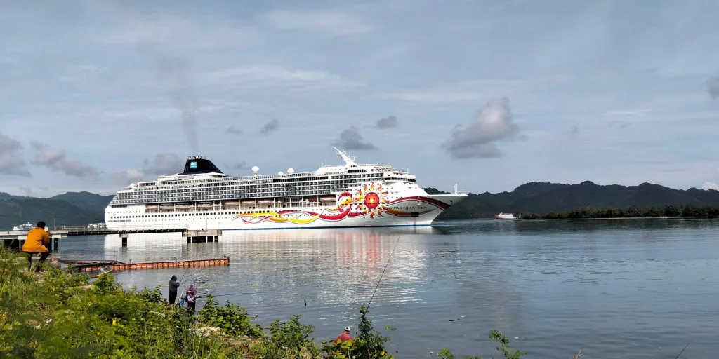 Lombok cruise calendar 2026