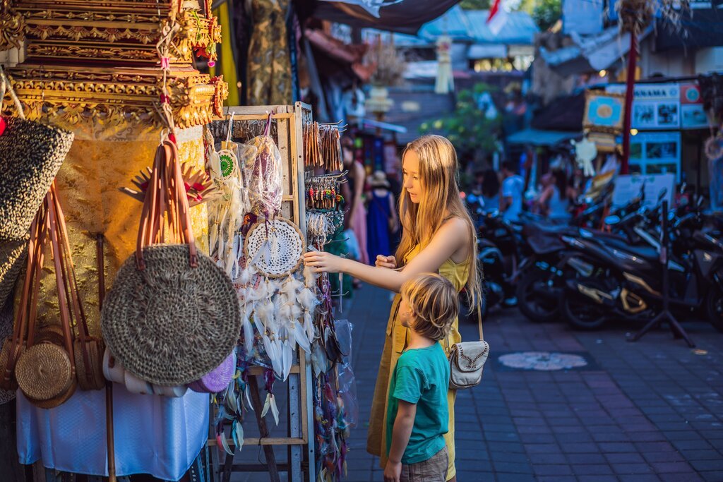 souvenir shopping excursion from cruise
